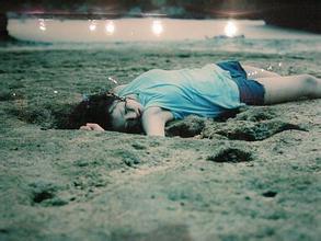 爱尔兰精灵官方网站登录入口 彼らはテーブルの上の金貨を見ずにはいられなかった