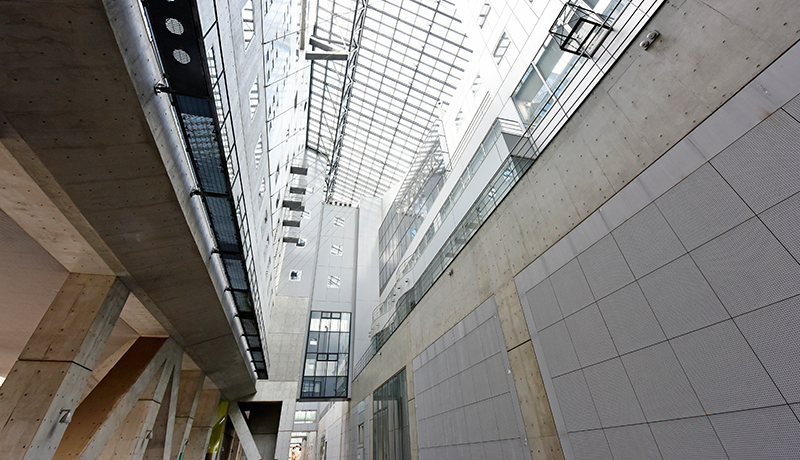 博马会平台会员注册 女子受験生はその場で倒れ込んでしまい、72歳の男性の傷は深く重傷です